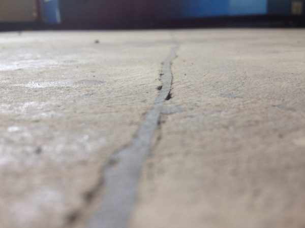 Дефект бетонного пола