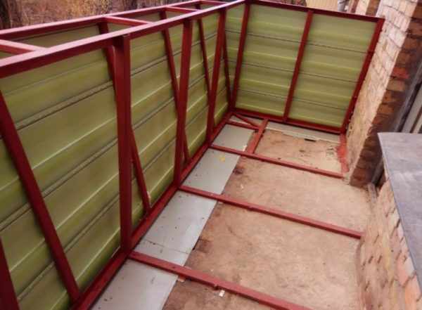 Увеличение консоли балкона за счёт металлической конструкции