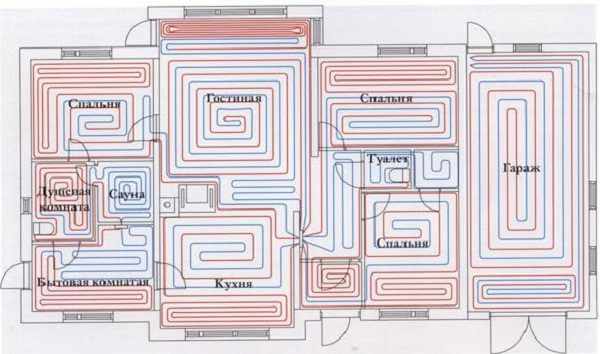 Схема, иллюстрирующая расположение контуров теплого пола в различных помещениях дома. Можно заметить, что они очень различаются по своей площади и расположению подающей и отводящей линий