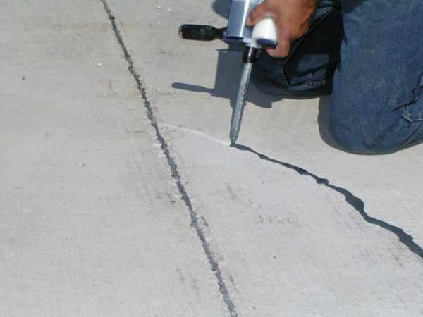 Ремонт бетонной стяжки – заделка трещин