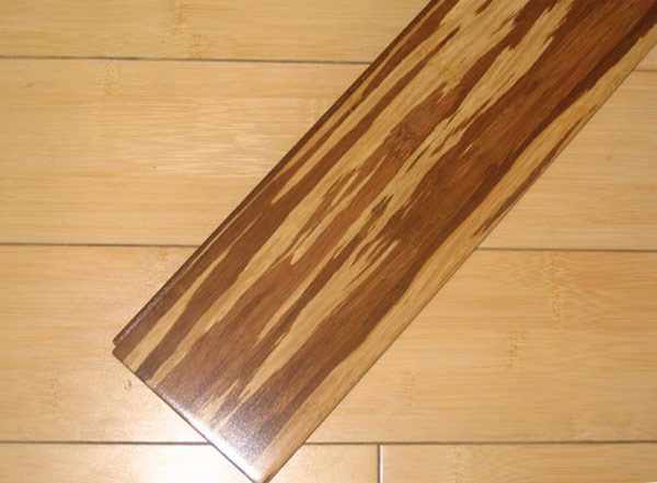Бамбуковое напольное покрытие обходится дешевле, чем обычное деревянное