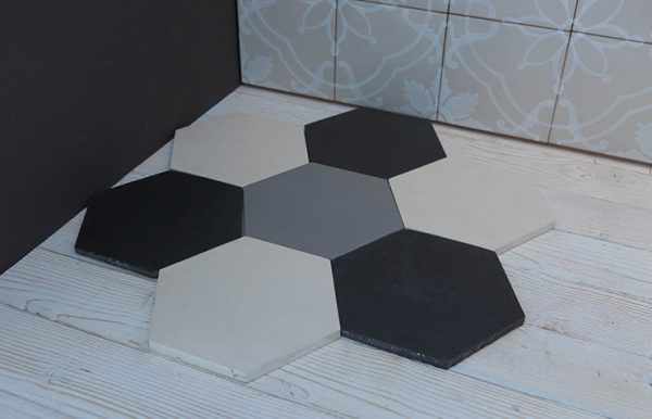 Чёрно-белая шестиугольная плитка от CottoVietri (Италия)