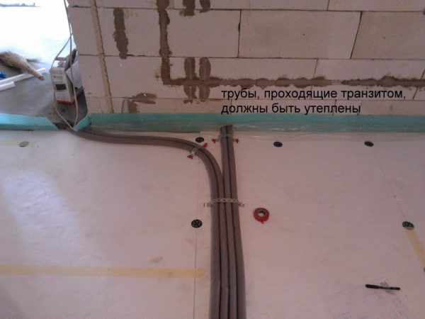 Если труба проходит транзитом через помещение, то ее необходимо утеплить