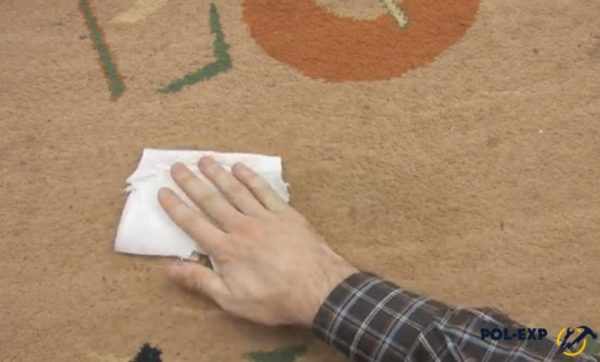 Кусок ткани можно оставить до полного высыхания материала