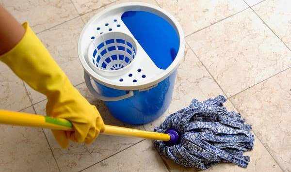 Как почистить плитку на полу