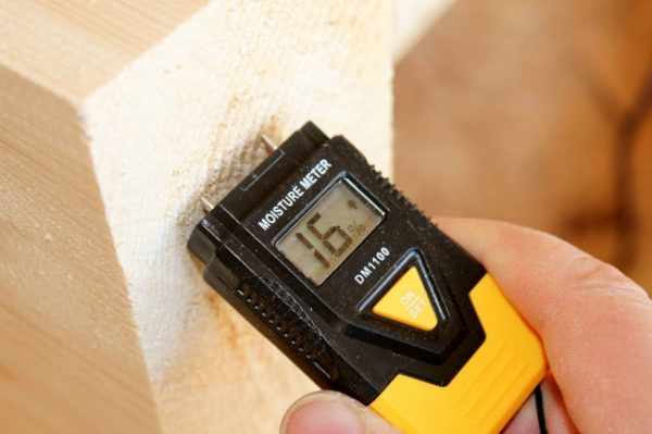 Прибор для измерения влажности древесины