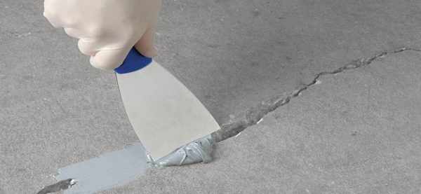 Заделка трещин в бетонном полу