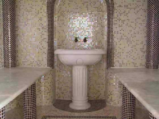 Плитка для ванной мозаика – современный материал для стильного интерьера