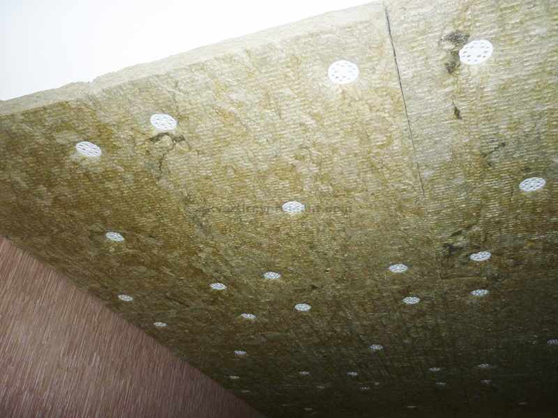 Звукоизоляция потолка в квартире с использованием базальтовой ваты «Техноакустик» производства Технониколь