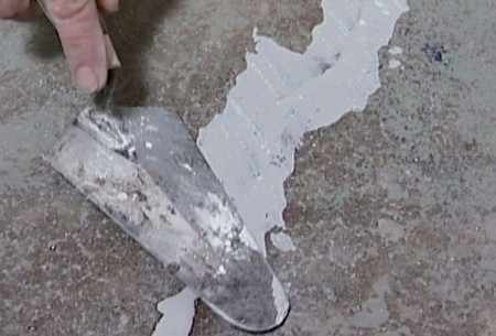 Заделка и ремонт трещин в полу