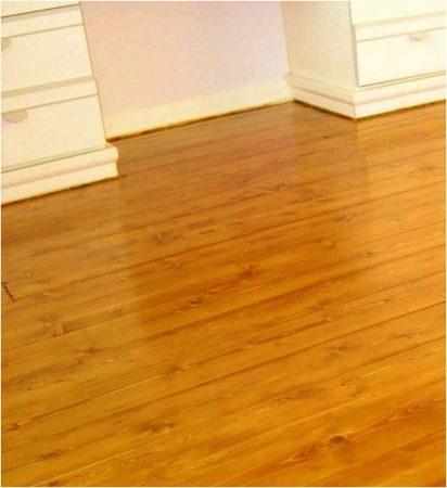 Лакированный деревянный пол - фото