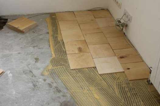 Укладка фанеры на бетонный пол