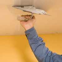 Как штукатурить потолок самостоятельное выполнение штукатурки потолка