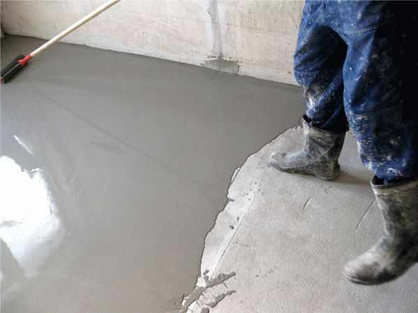 Выравнивание бетонного основания с помощью стяжки